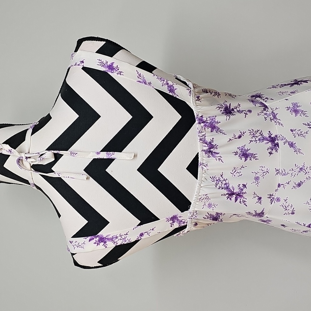 Floral Purple & White Milk Maid Style Dress Corset & Front Front Slit Size L - Picture 4 of 11